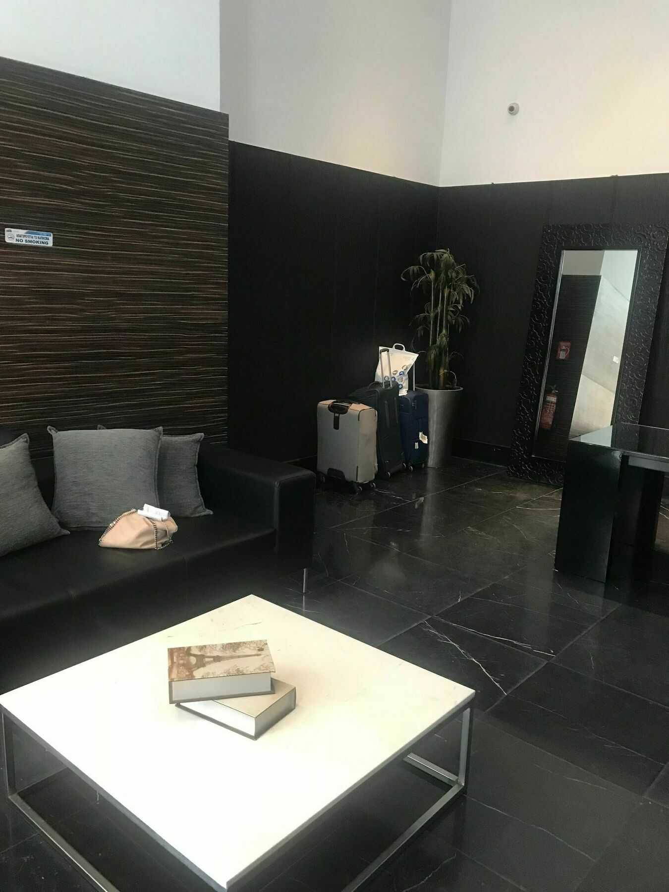 Finikoudes Luxury Apartments Ларнака Екстериор снимка