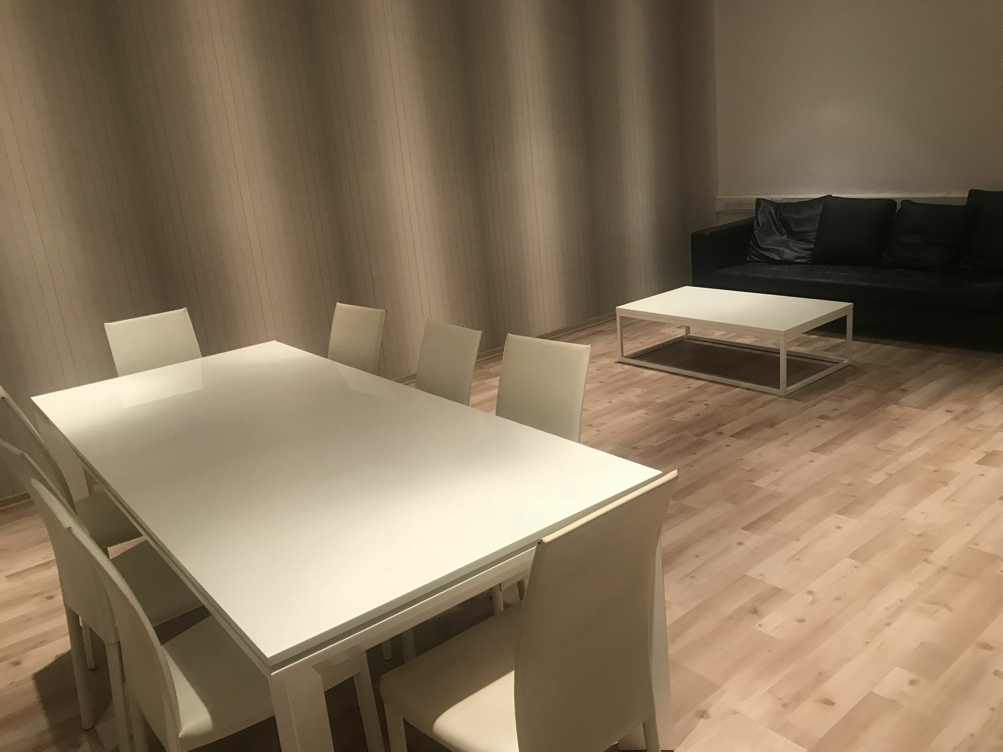 Finikoudes Luxury Apartments Ларнака Екстериор снимка