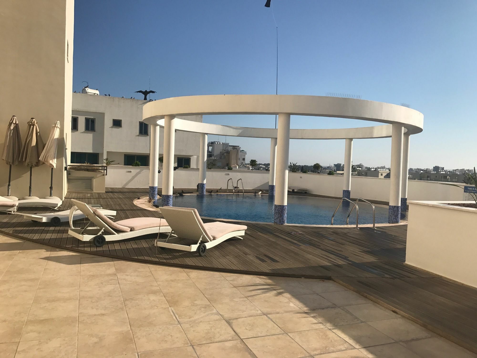 Finikoudes Luxury Apartments Ларнака Екстериор снимка
