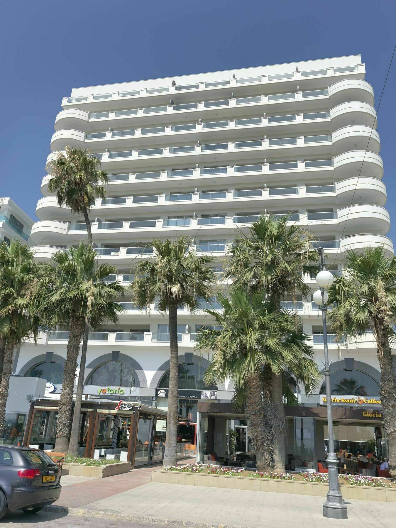 Finikoudes Luxury Apartments Ларнака Екстериор снимка