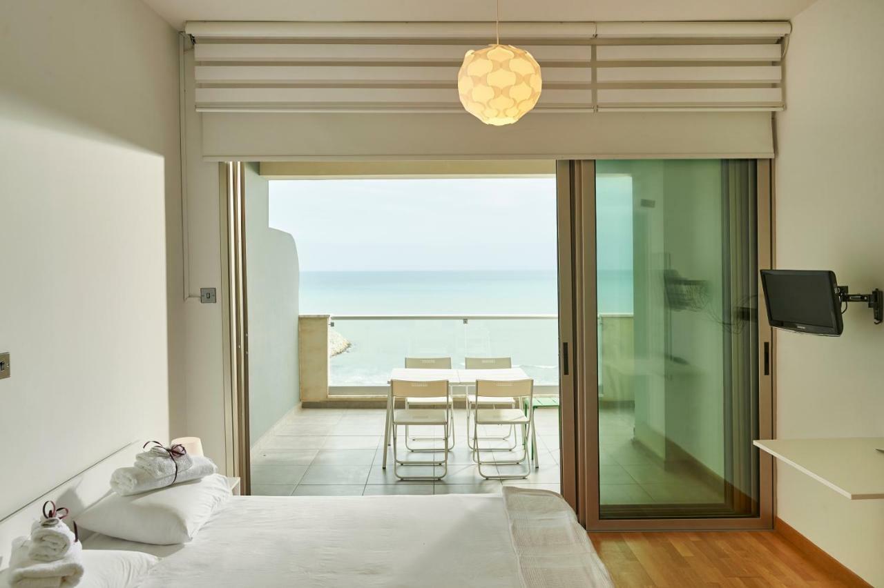 Finikoudes Luxury Apartments Ларнака Екстериор снимка