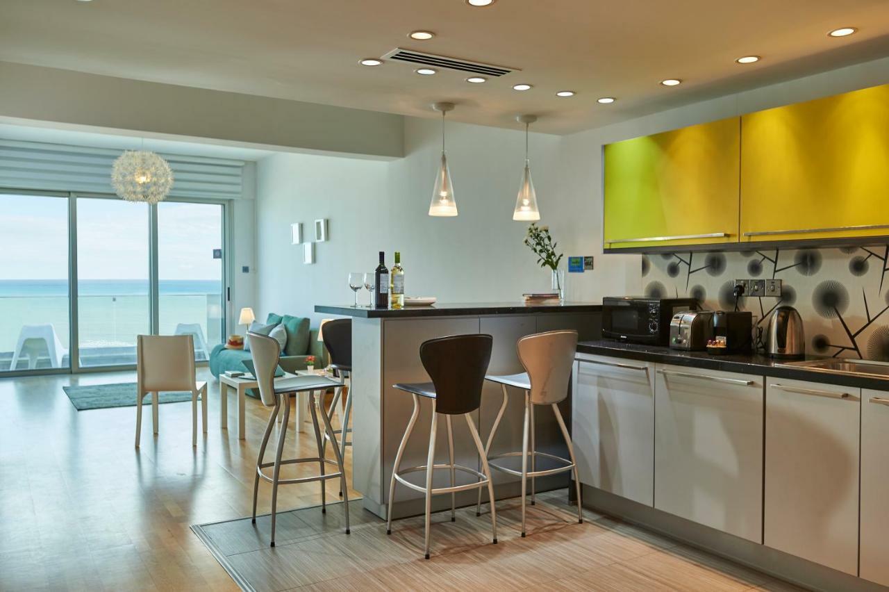 Finikoudes Luxury Apartments Ларнака Екстериор снимка