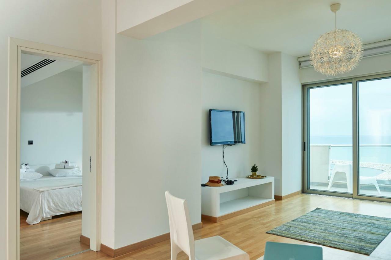 Finikoudes Luxury Apartments Ларнака Екстериор снимка